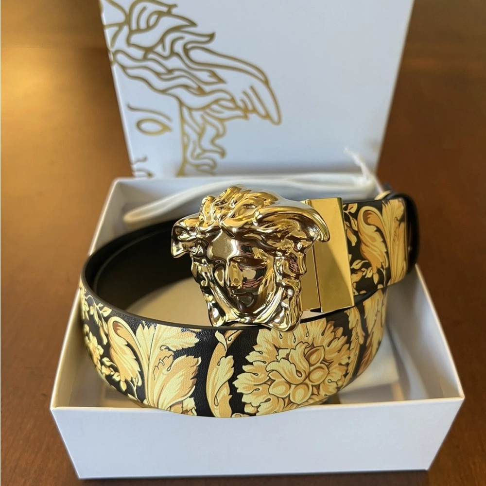 $650 Versace Baroque print Barocco La Medusa buckle reversible leather belt - Picture 7 of 7